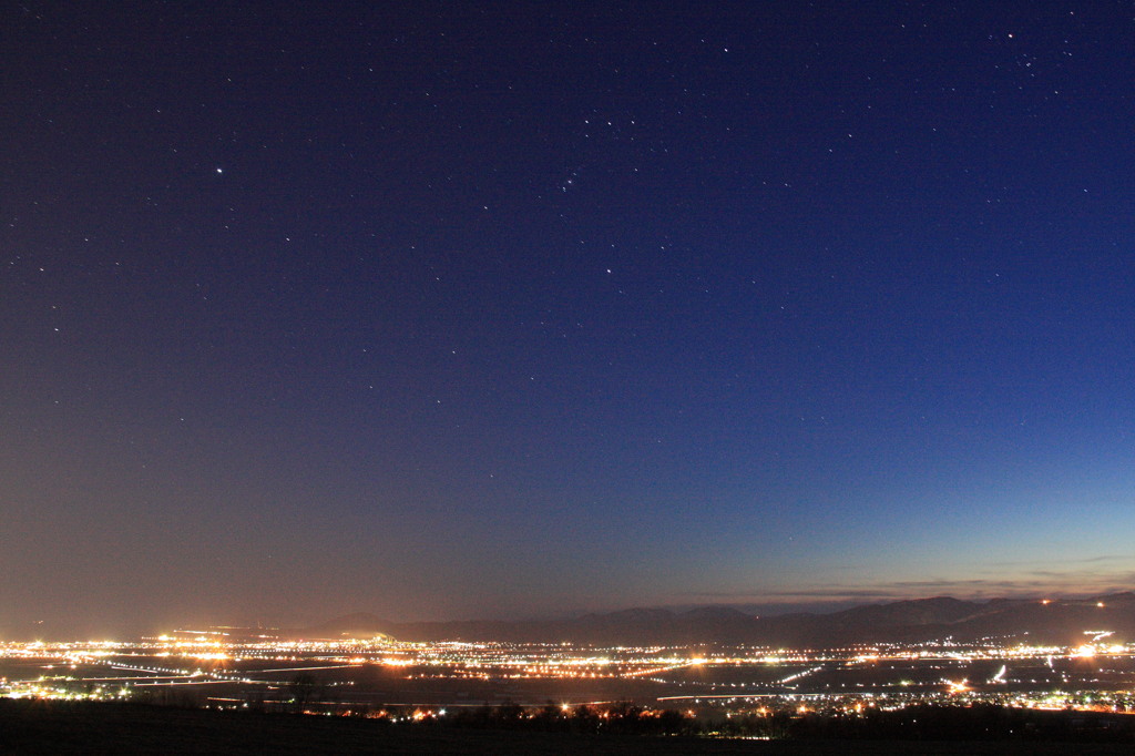 太陽が沈み、星が輝く頃