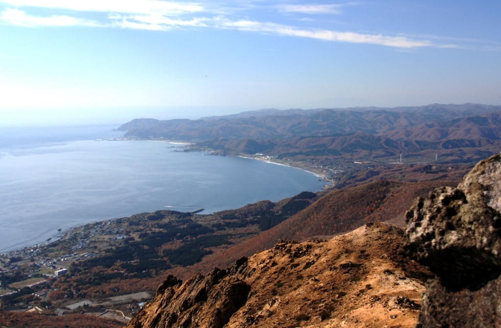 恵山山頂より臨む海岸線