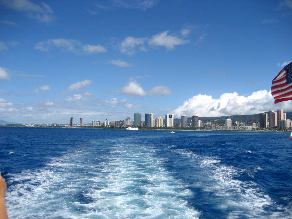 海と空とビル