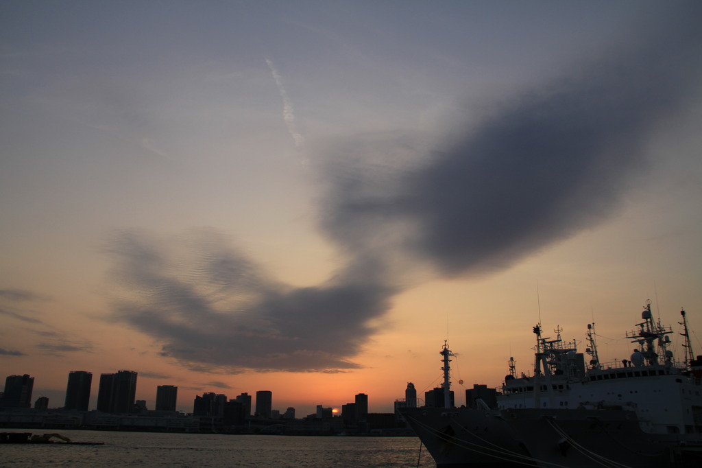 夕方のとある埠頭