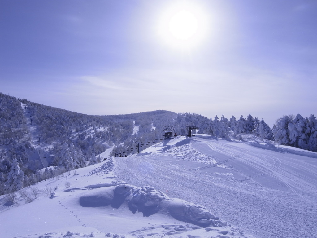 ゲレンデ山頂の景色