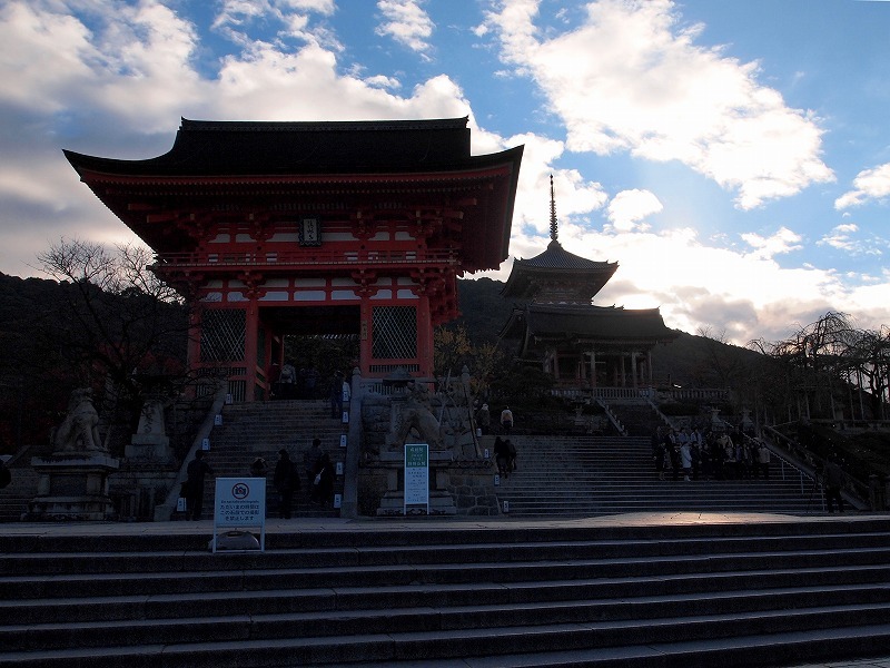 早朝の清水寺