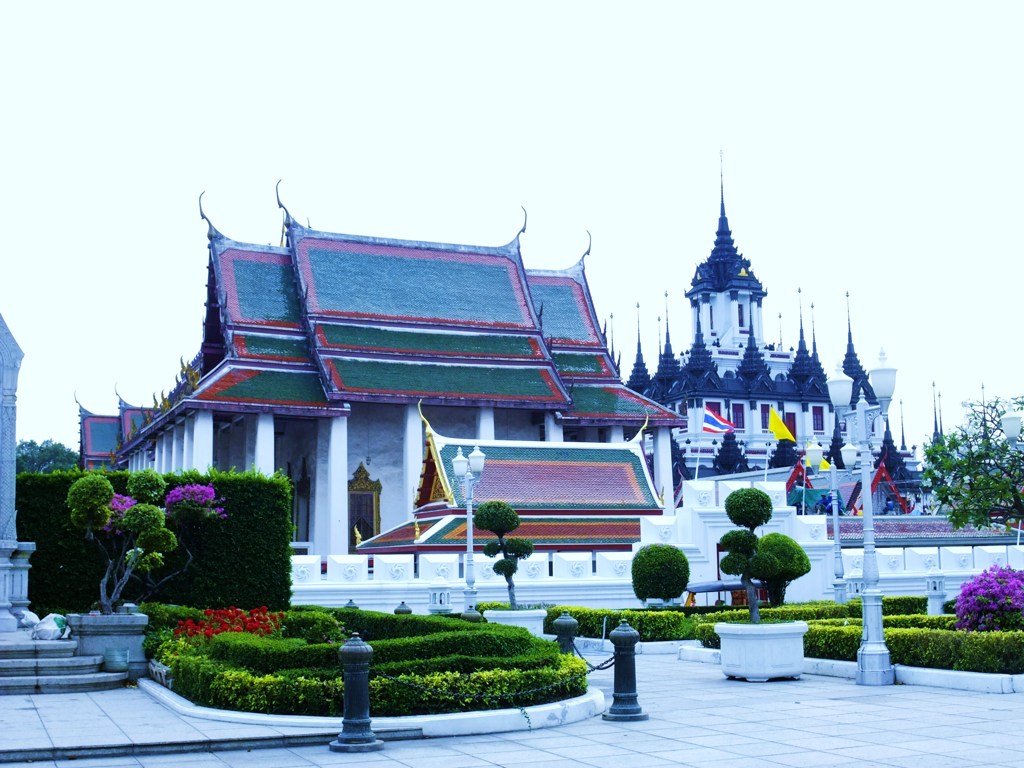 タイの寺院は派手ですね！！！