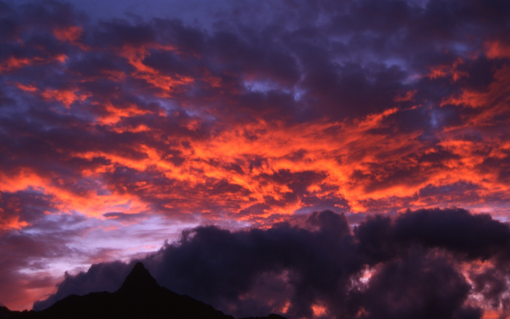 夕焼け雲と槍ヶ岳