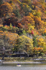 湖畔の秋