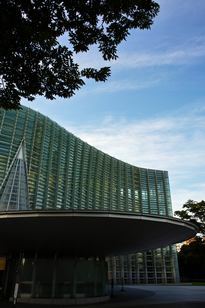 国立新美術館