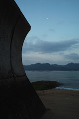 月