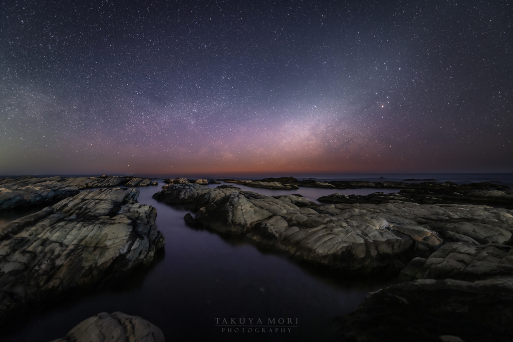 染まり現る銀河