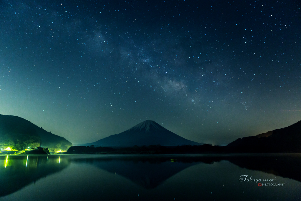精進湖の夜