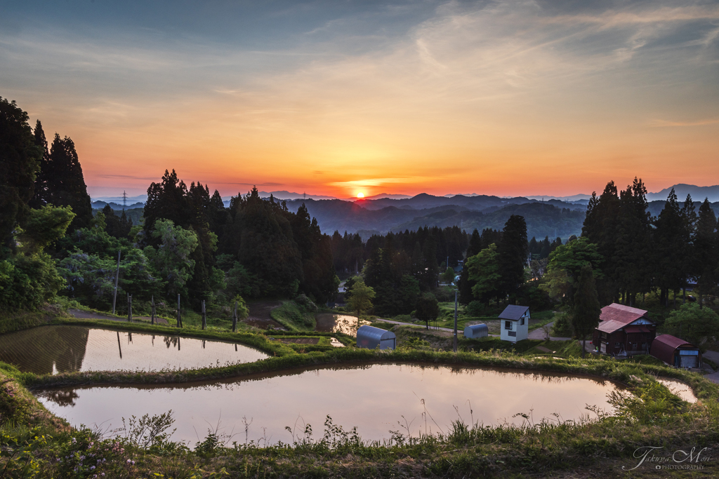 里山の夜明け