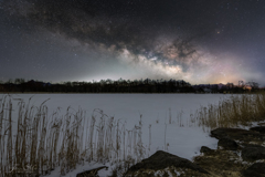 目覚めぬ池と春の銀河