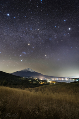 富士を照らす冬宇宙