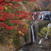 紅葉の袋田の滝