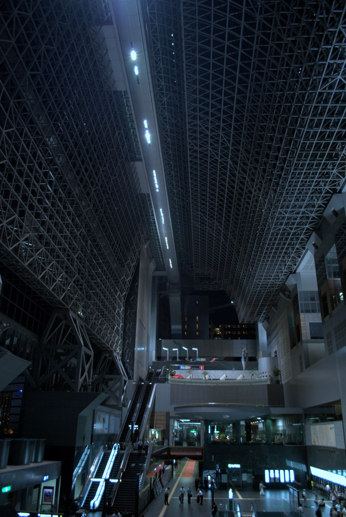 夜の京都駅