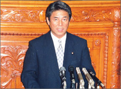 自民党を代表して質問