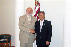 2008年 ラトビア首相府にてゴドマニス首相と会談