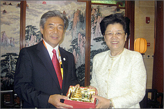 2008年 北京オリンピック選手村にて陳至立さんと再会