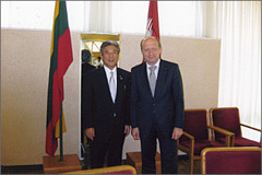 2008年 リトアニアにてクビリウス副議長と会談