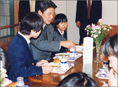 文部大臣として母校訪問