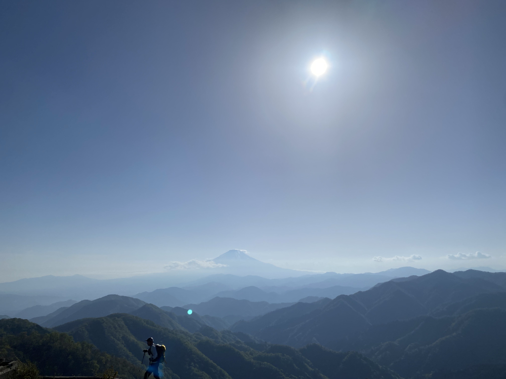 山上から見る富士山