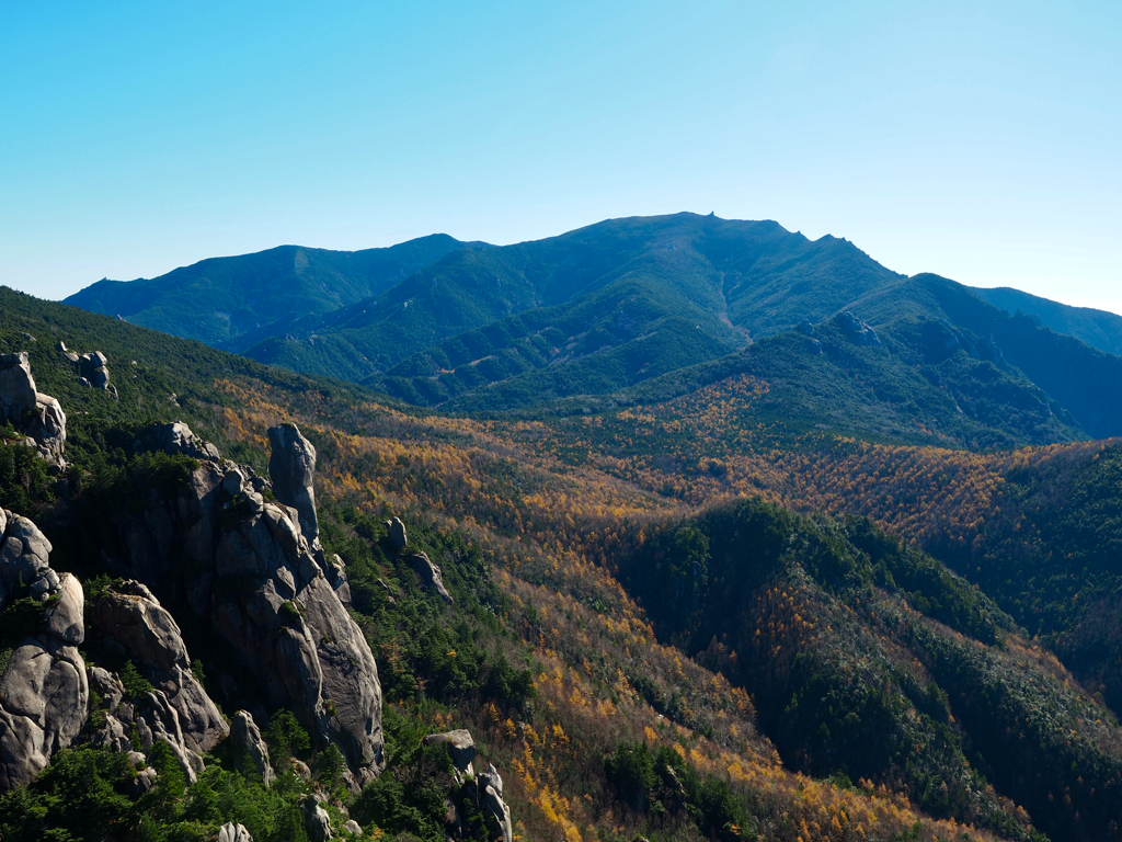 瑞牆山から望む金峰山
