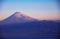 朝日に染まる