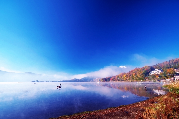 朝霧の山中湖