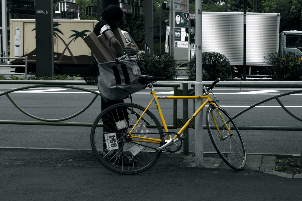 011　YELLOW　BIKE
