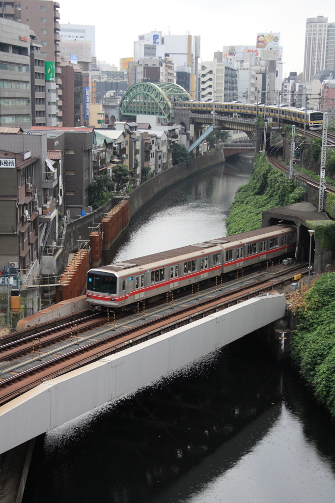 窓の下には神田川～♪