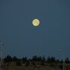 朝の満月