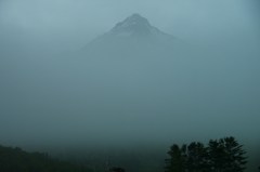 天空に聳える利尻山