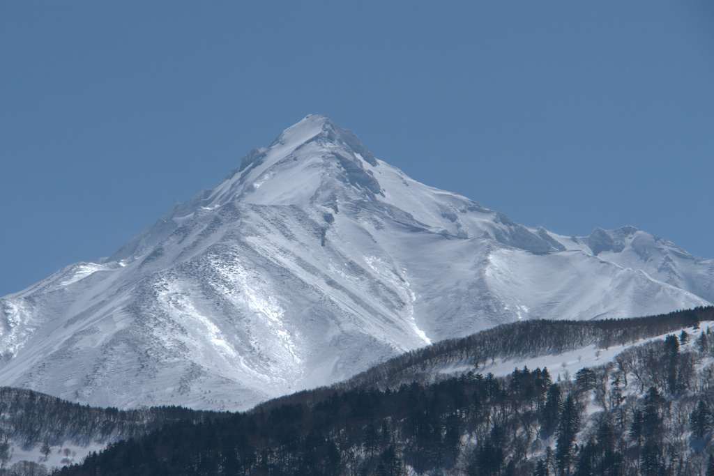 利尻山、春へ。
