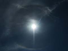 太陽の輪に見た虹。