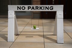 NO PARKING
