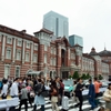 東京駅　人　タクシー