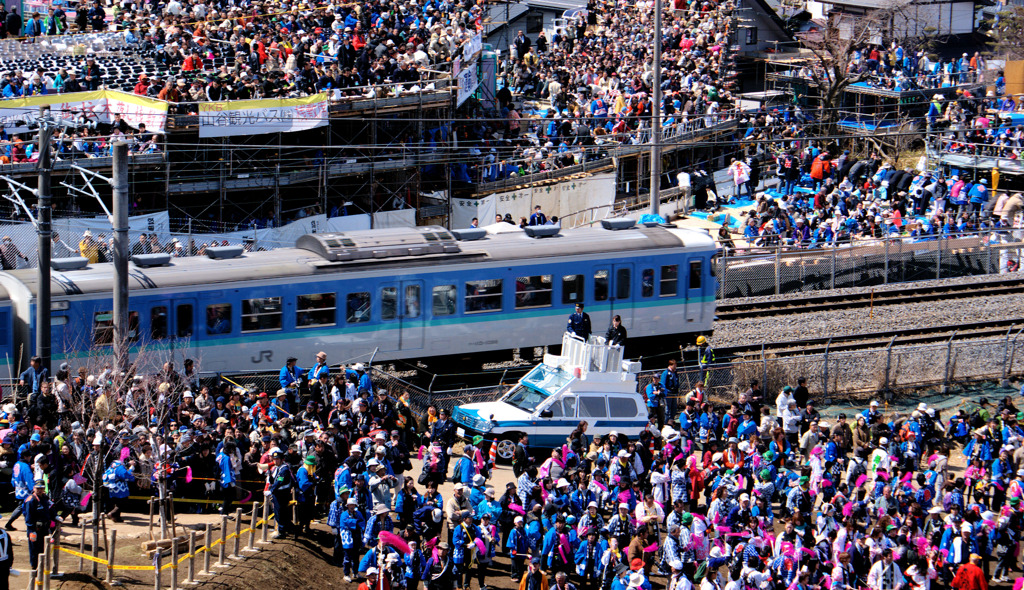 電車からも見学