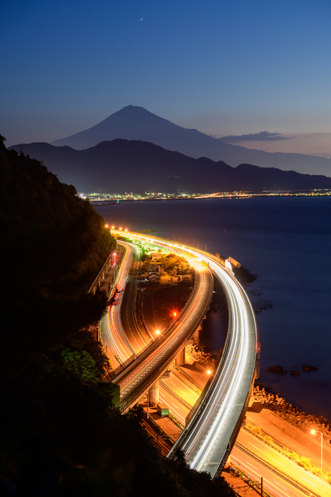 薩埵峠の夜明け