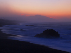 暁の海岸線