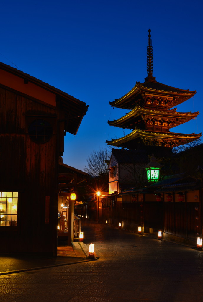 宵の灯路