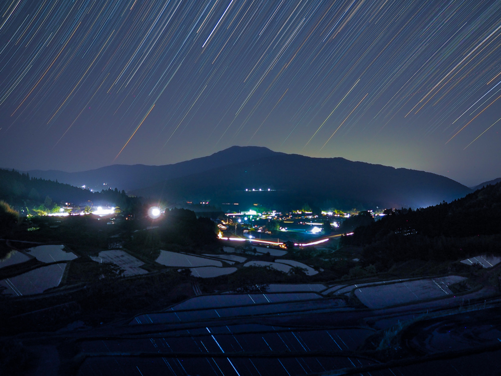 棚田に星降る