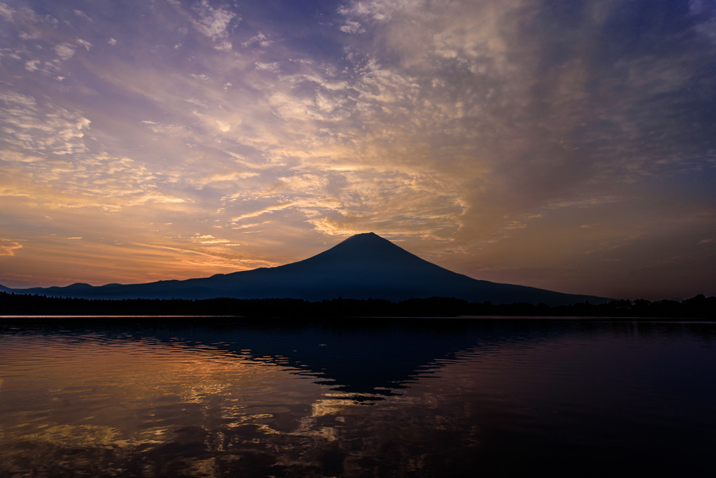 輝く雲と