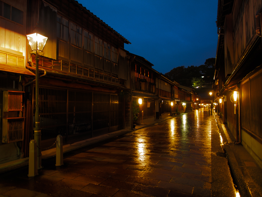 秋雨降る街