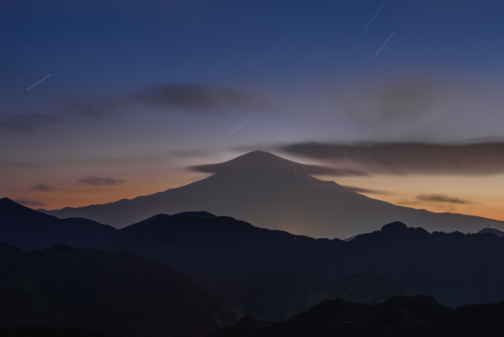 薄明時の傘雲