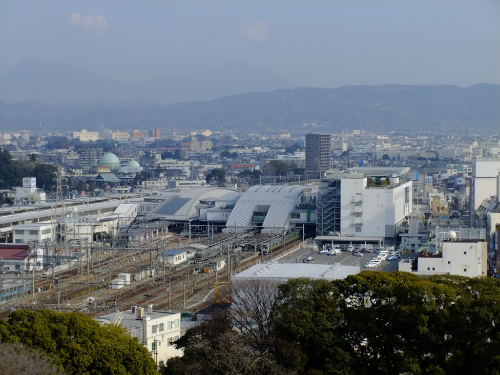 小田原城天守閣から見た小田原駅