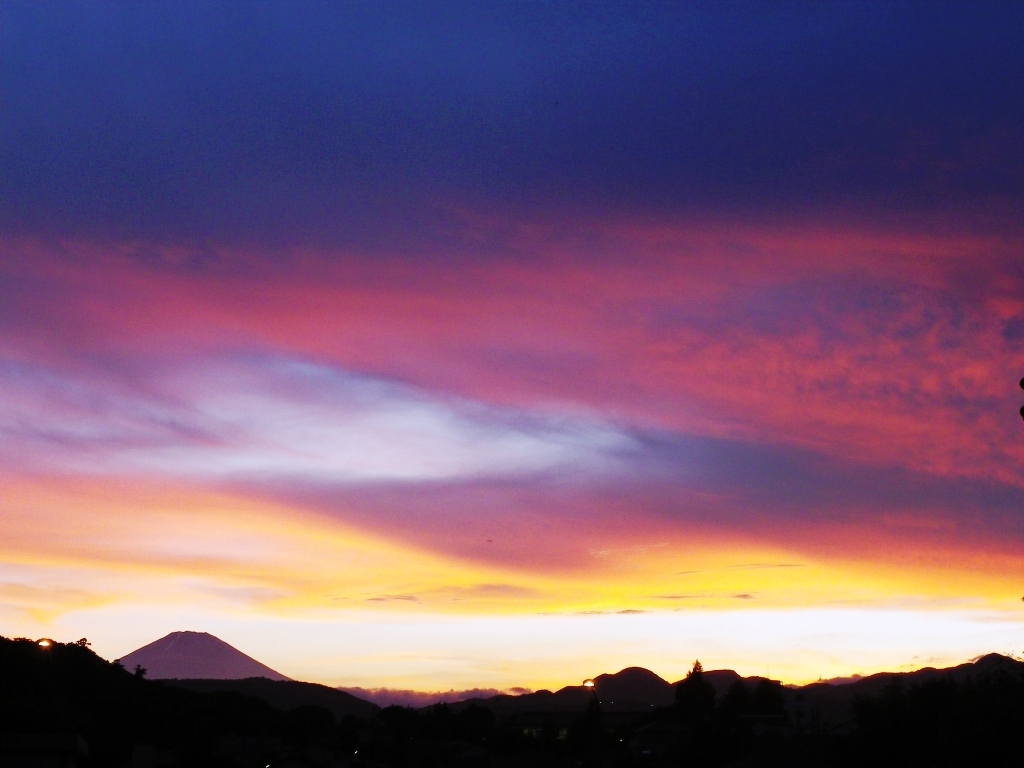 夕焼けと富士山