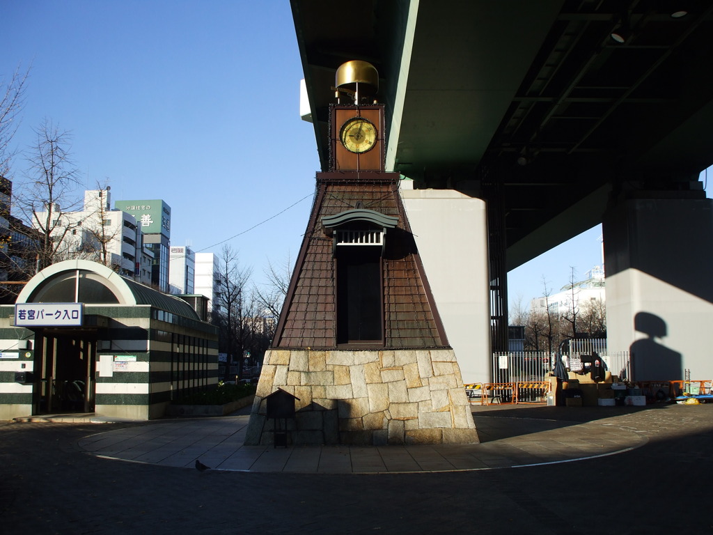 名古屋 矢場町交差点のからくり時計