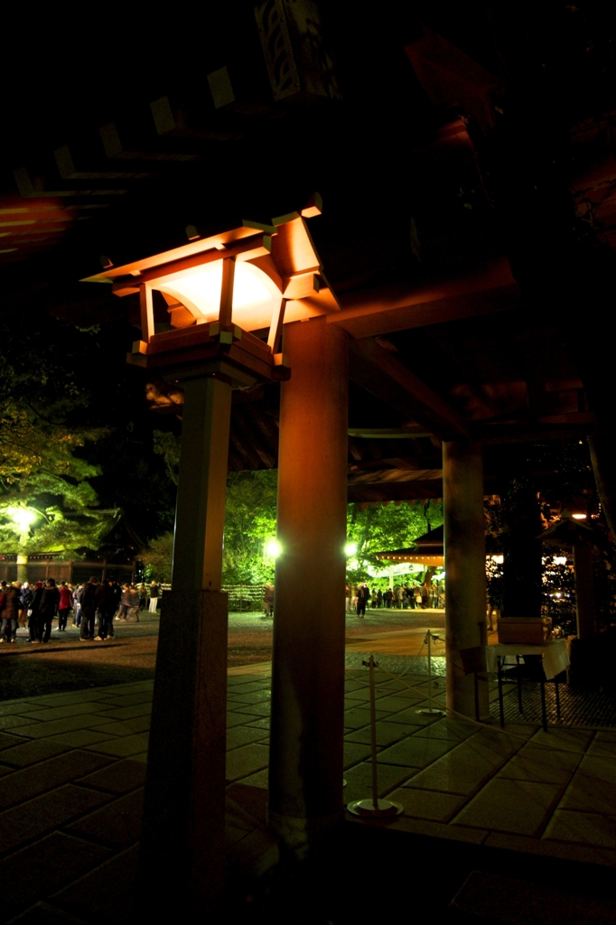 熱田神宮の灯籠
