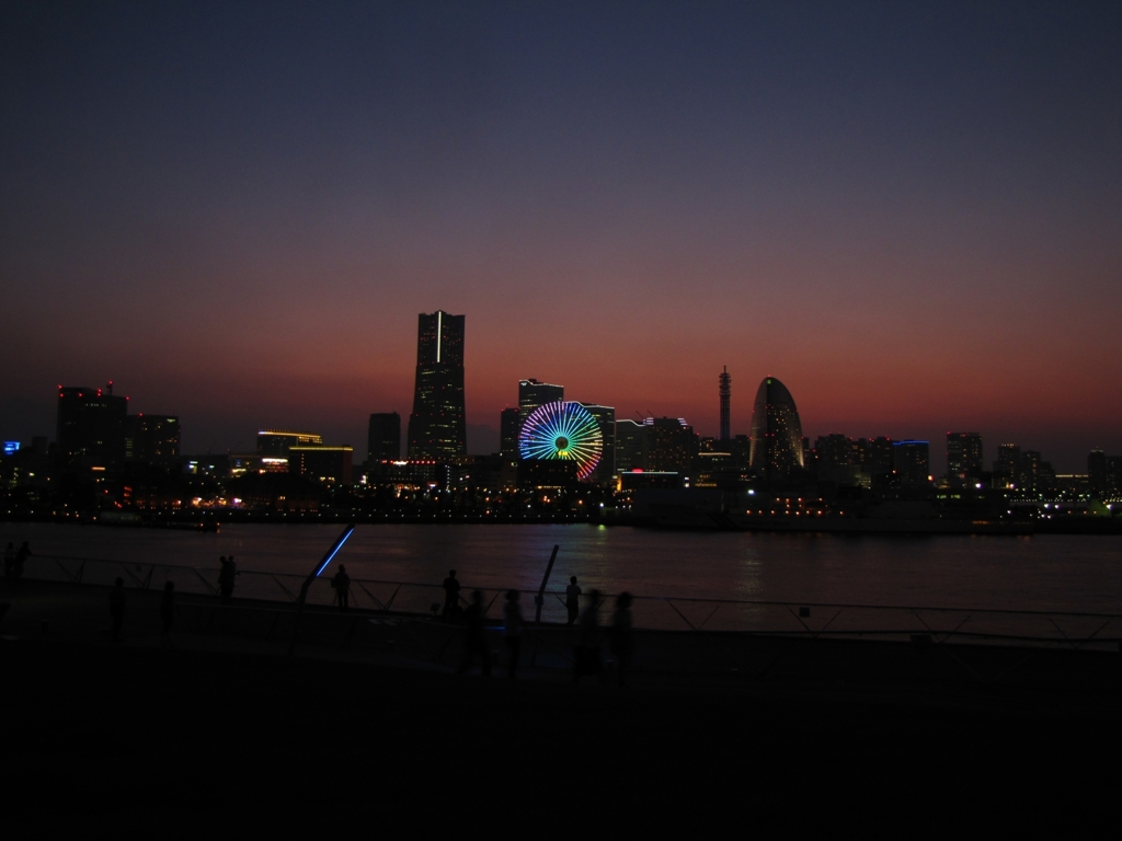 みなとみらいの夕暮れ