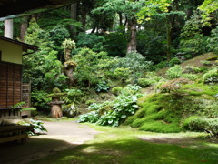 三徳山で見た庭