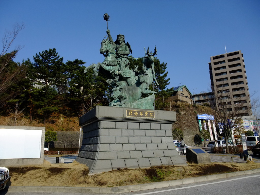 小田原駅西口の北条早雲像